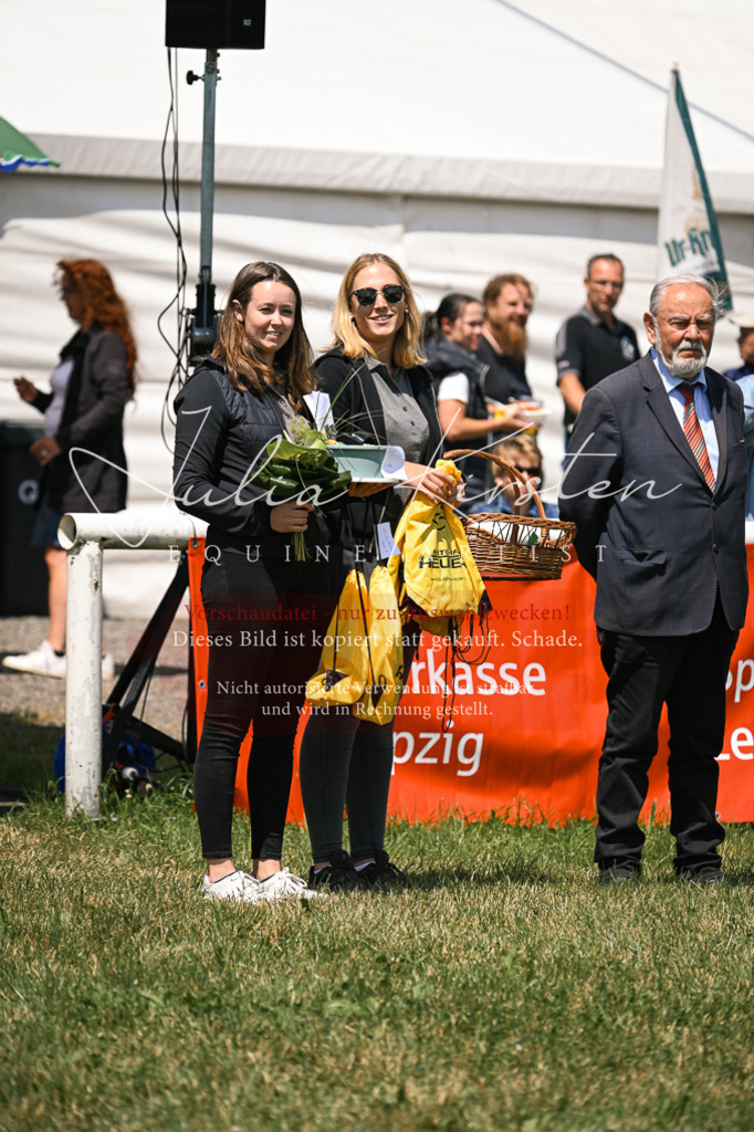 DSC_9381 | Pferde- und Turnierfotografie in Westsachsen. Pferdeportraits, Auftragszeichnungen und intuitive Kunst.