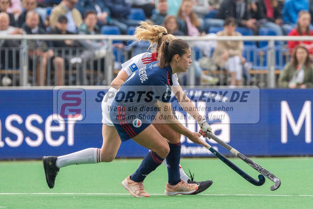 Final4_20240518-1215-0075 | Bonn, Deutschland, 18.05.2024: Lucina von der Heyde (Mannheimer HC), Nika Hansen (Rot-Weiss Koeln) in Aktion waehrend des Spiels der Deutsche Feldhockey-Meisterschaften 2024 zwischen Final 4 Damen Rot Weiss Köln - Mannheimer HC im Bonner THV am 18.05.2024 in Bonn, Deutschland. (Foto von Stephan Fehrmann)

Bonn, Germany, 18.05.2024: Lucina von der Heyde (Mannheimer HC), Nika Hansen (Rot-Weiss Koeln) in action during the game of Deutsche Feldhockey-Meisterschaften 2024 between Final 4 Damen Rot Weiss Köln - Mannheimer HC in Bonner THV at 18.05.2024 in Bonn, Deutschland. (Foto from Stephan Fehrmann)