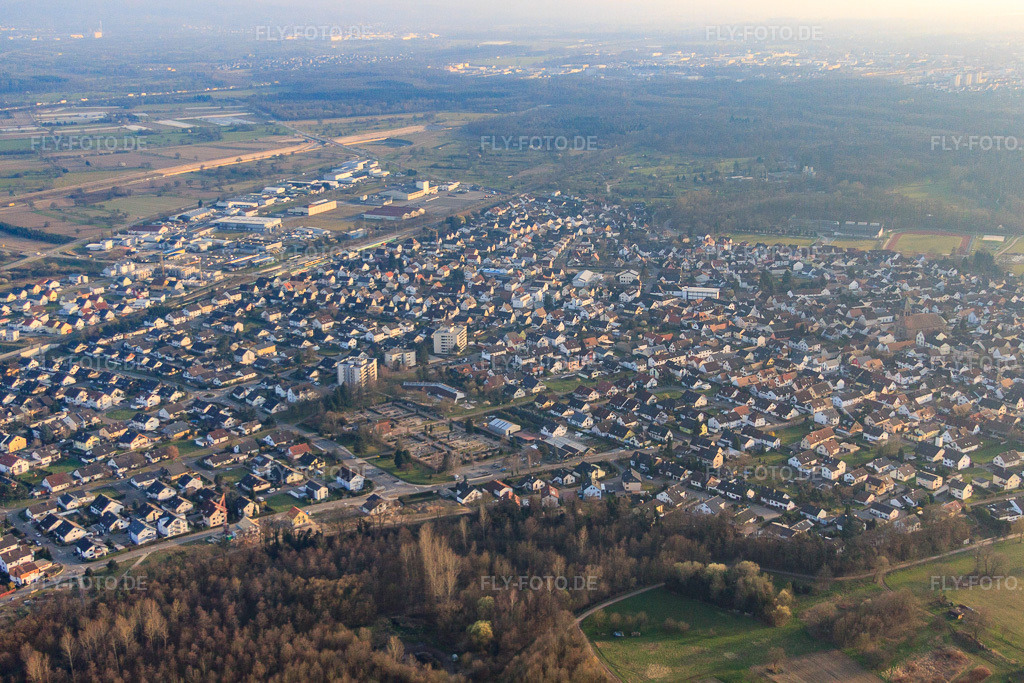 Luftbild: Mühlstr in Ötigheim im Bundesland Baden-Württemberg in Deutschland. Foto: IMG_62630.jpg vom 07.03.2014 durch Werner Riehm/FLY-FOTO.de