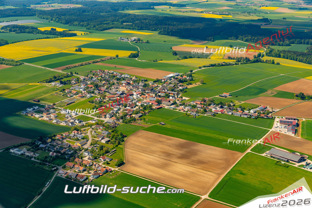 Das Luftbild zeigt : Pondorf Altmannstein - Die Luftaufnahme wurde 2024 vom UL-Flugzeug aus erstellt ( keine Drohne ) - Hochauflösende Luftaufnahme - Für grossformatige Ausdrucke geeignet. Die Geschenkidee !Mit Lizenz und Bildrechte bestellbar