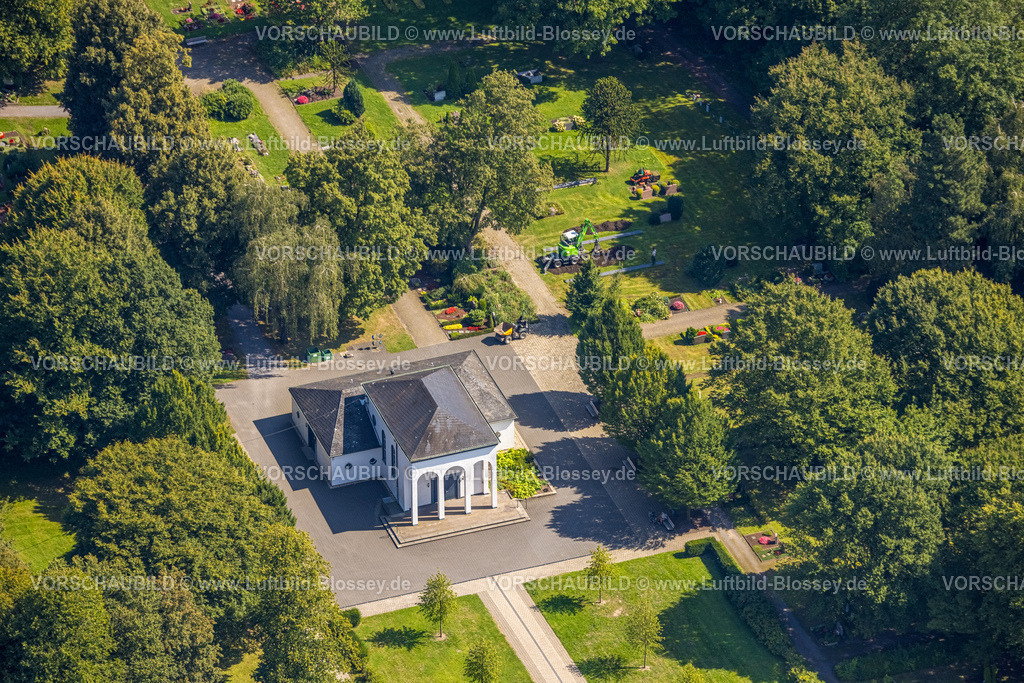 Gladbeck240806139 | Luftbild, Friedhof Brauck Gräberfeld und Friedhofskapelle, Brauck, Gladbeck, Ruhrgebiet, Nordrhein-Westfalen, Deutschland