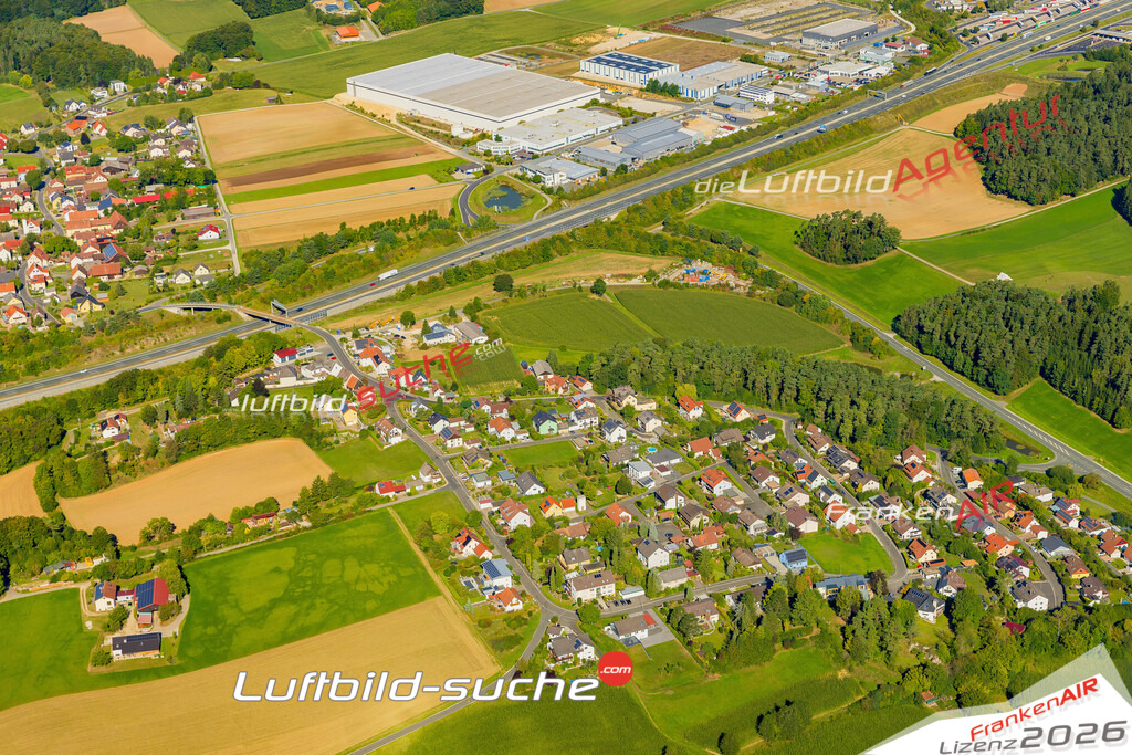 Schrägluftbild  Nemschenreuth  Pegnitz - Das Luftbild wurde 2025 vom UL-Flugzeug heraus erstellt ( keine Drohne ) - Hochauflösende Luftaufnahme -Nicht vergleichbar mit Google Maps oder Satelittenbilder- Die Geschenkidee !Mit Lizenz und Bildrechte bestellbar