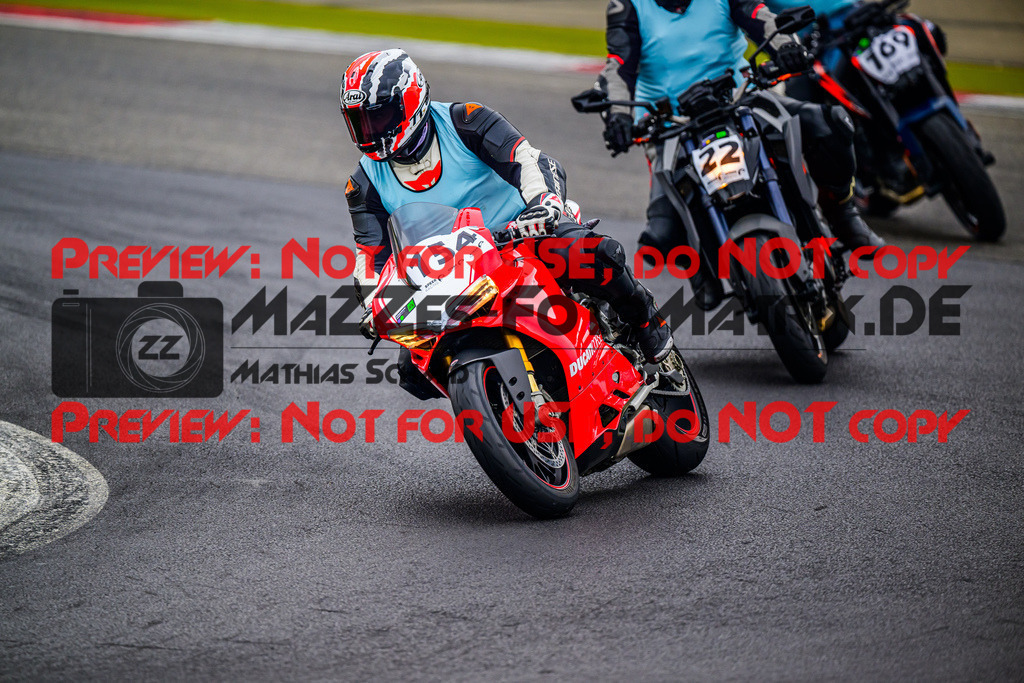 MaZZes_FotoMatrix_240717_6007705_2826 | INST