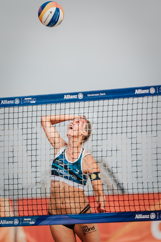 Beachvolleyball | Frauen | Allianz German Beach Tour 2024 | Tourstop Kühlungsborn 2 | 15.08.2024 | Nele Schmitt beim Angriff
