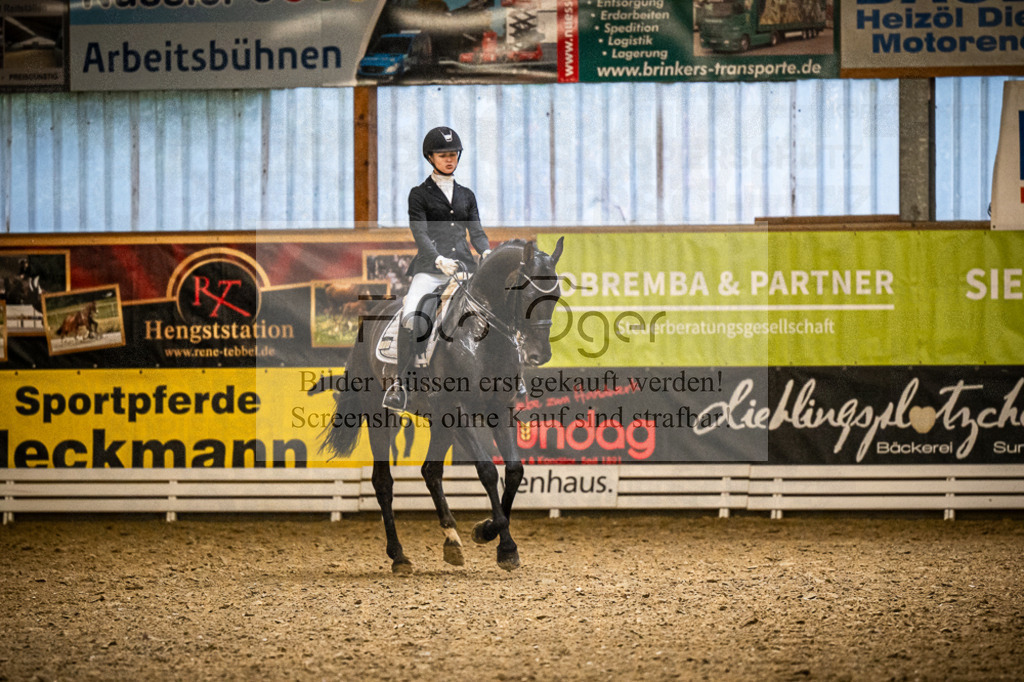 DOS_2056 | Entdecke hochwertige Reitturnierfotos von Foto Oger. Professionell, emotional und authentisch – jetzt Lieblingsmomente im Shop bestellen.Deutschlandweite Turnierfotografie. - Realisiert mit Pictrs.com