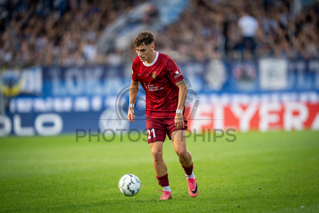 SG Sonnenhof Großaspach vs. Arminia Bielefeld, Fussball, DFB-Pokal, 1. Runde, 22.08.2026 | Luca Molinari (SG Sonnenhof Großaspach, #21),SG Sonnenhof Großaspach vs. Arminia Bielefeld, Fussball, DFB-Pokal, 1. Runde, 22.08.2026,DFB regulations prohibit any use of photographs as image sequences and/or quasi-video