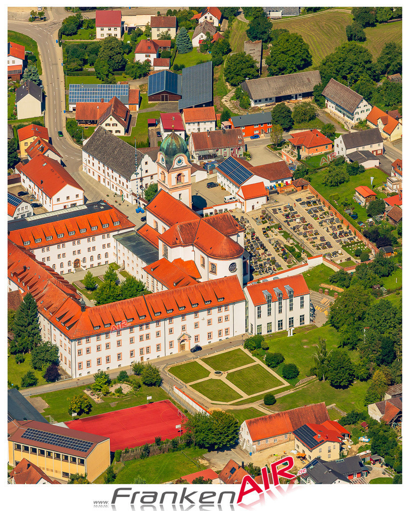 Kloster Rohr in Niederbayern Bild- Das Luftbild wurde 2025 vom UL-Flugzeug heraus erstellt ( keine Drohne ) - Hochauflösende Luftaufnahme -Nicht vergleichbar mit Google Maps oder Satelittenbilder- Die Geschenkidee !Mit Lizenz und Bildrechte bestellbar