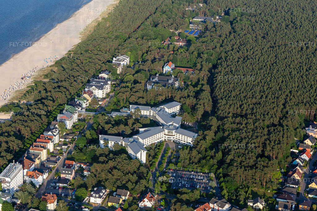 Rehabilitationsklinik Seebad Ahlbeck https://www.rehaklinik-seebadahlbeck.de/ | Luftbild: Rehabilitationsklinik Seebad Ahlbeck https://www.rehaklinik-seebadahlbeck.de/ im Ortsteil Ahlbeck U in Heringsdorf im Bundesland Mecklenburg-Vorpommern in Deutschland. Foto: IMG_141570.jpg vom 06.06.2024 durch ©2025 Werner Riehm fly-foto.de/copyright - Realisiert mit Pictrs.com