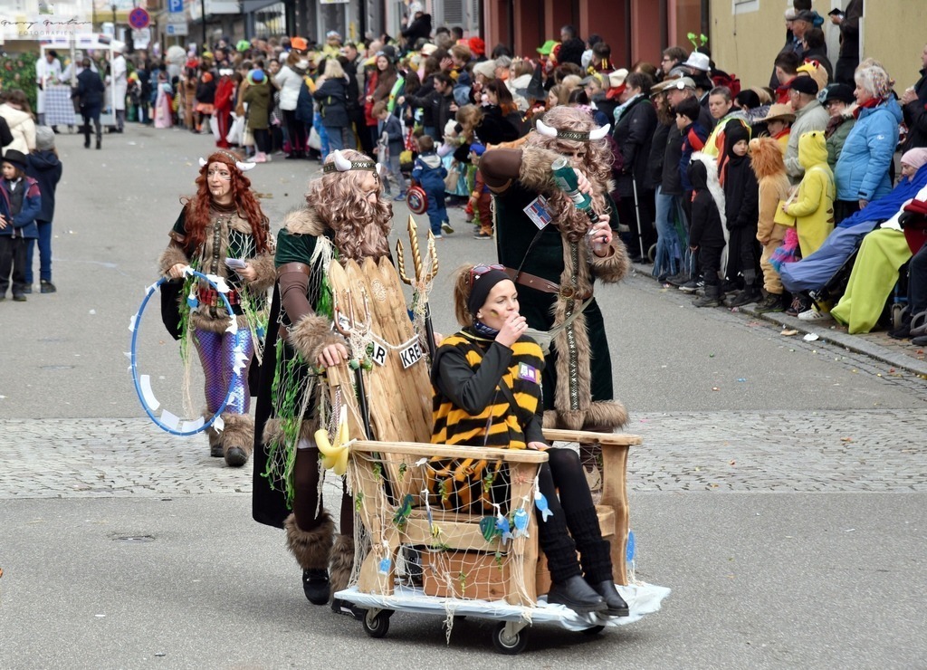 FasMontag _24-037-RA | Fotoblog Schwarzwald, Foto Blog Wiesental, Pfaffenberg, Winterzauber, Zeller Bergland, Zell im Wiesental, Fotoblog Wiesental, Landschaftsfotos, Bilder Wiesental, Natur, Naturbilder, Fastnacht, Zeller Fastnacht, Zeller Fasnacht, Zeller Bergland, Belchen, - Realisiert mit Pictrs.com