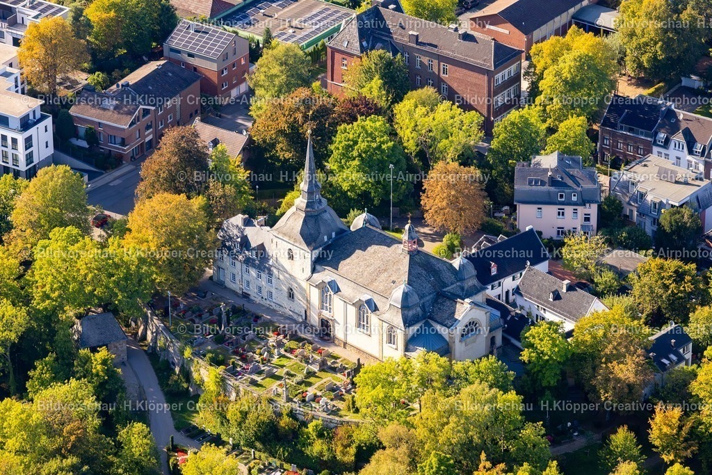 Lufbilder Aachen-6248 | Kirchengebäude " St. Laurentius " an der Laurentiusstraße in Aachen Ortsteil Laurensberg im Bundesland Nordrhein-Westfalen, Deutschland - Realisiert mit Pictrs.com