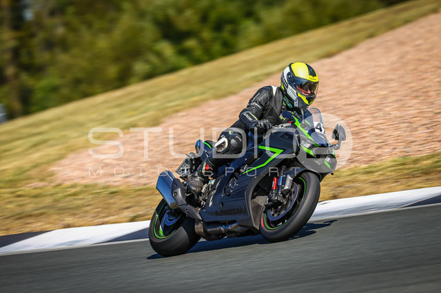 0042-260814BB-010_42 | Deine Full-Service-Agentur für ✔️Videoproduktionen und ✔️Motorsportfotografie Jetzt Angebot anfragen!