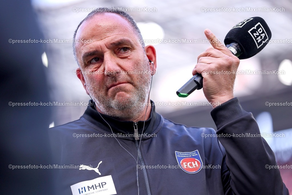 1FC10052601012 | 10.05.2026, Fußball, 1. FC Köln - 1. FC Heidenheim, 1. Fußball Bundesliga Herren, 33. Spieltag, RheinEnergie-STADION, Saison 2025 / 2026: Cheftrainer Frank Schmidt (FC Heidenheim) enttäuscht Enttäuschung Mimik  DFB regulations prohibit any use of photographs as image sequences and or quasi-video.