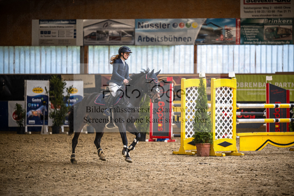 DOS_1207 | Entdecke hochwertige Reitturnierfotos von Foto Oger. Professionell, emotional und authentisch – jetzt Lieblingsmomente im Shop bestellen.Deutschlandweite Turnierfotografie. - Realisiert mit Pictrs.com