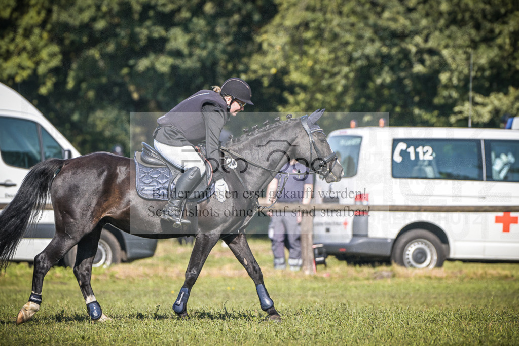DOS_0714 | Entdecke hochwertige Reitturnierfotos von Foto Oger. Professionell, emotional und authentisch – jetzt Lieblingsmomente im Shop bestellen.Deutschlandweite Turnierfotografie. - Realisiert mit Pictrs.com