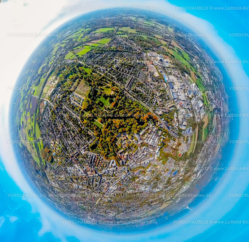 Moers20221006_1City5 | Luftbild, Moers City, Schlosspark Moers und Schloss, Fisheye Aufnahme, Fischaugen Aufnahme, 360 Grad Aufnahme, Moers, Moers, Fisheyeaufnahme, Ruhrgebiet, Nordrhein-Westfalen, Deutschland