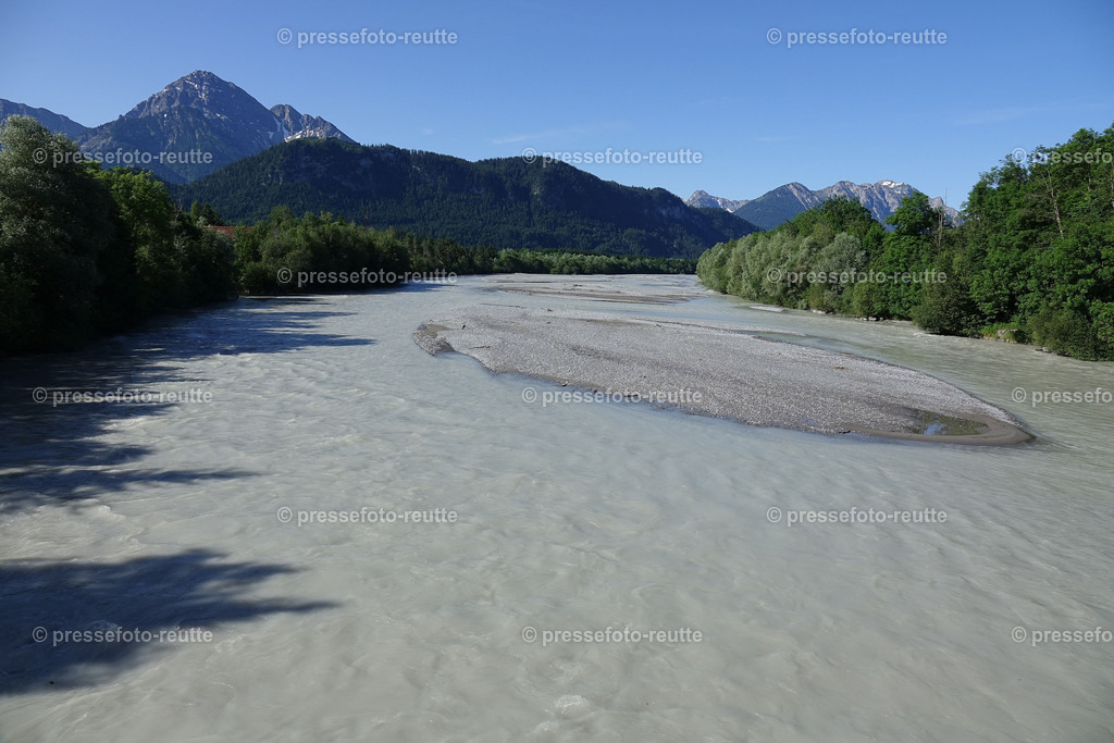 welltvi-lechaschau-LECH-Sommer-25062019-DSD03160 | Info aus dem Bezirk Reutte/Ausserfern Tirol sowie eine umfangreiche Bilddatenbank über die gesamte Region: Lechtal, Talkessel Reutte, Tannheimertal, Zwischentoren. Lech, Plansee, Zugspitze, Grenztunnel, B179, Fernpassstraße, Verkehr, Lawinen, Tradition, - Realisiert mit Pictrs.com
