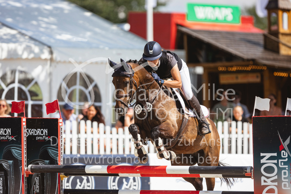 240711_BHO_L-Stil-2-530 | Deine schönsten Turniermomente als professionelle Fotos! Entdecke hochwertige Pferdesport-Fotografie im Online-Shop. Jetzt Fotos finden & bestellen!