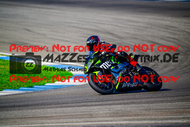 MaZZes_FotoMatrix_240520_6007705_2676 | WEISS