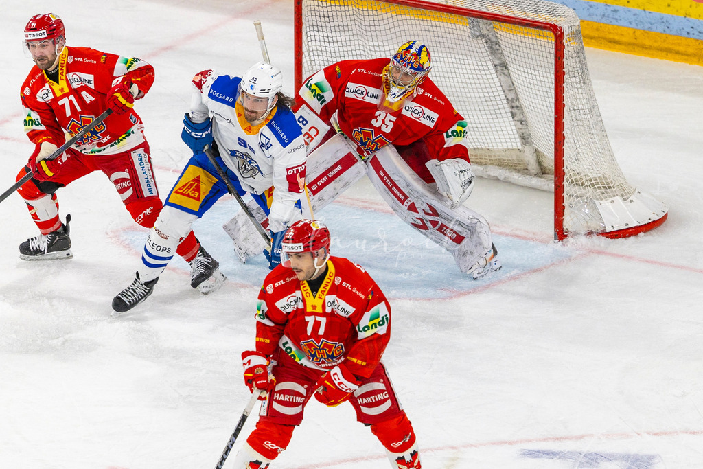 EHCB vs EVZ 20260227_WB-7401 | Sportbilder, Sportfotograf, Hochzeits- und Eventfotografin, Flugshows, Portraits und Tiershooting, Aviation, Downhill, Nationalleague, Swissleague, International