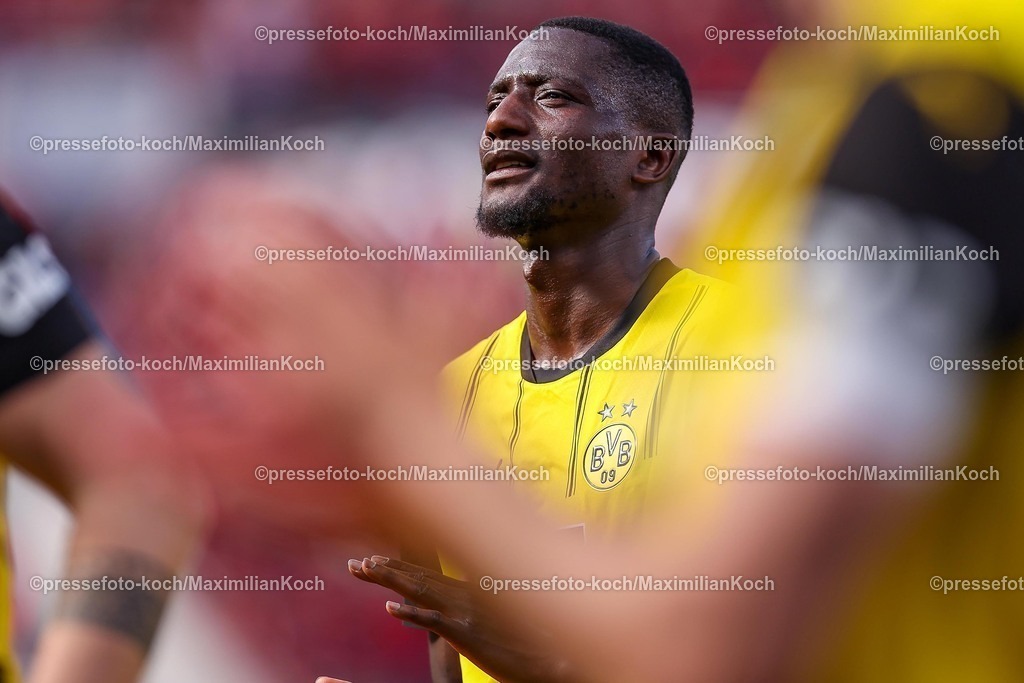 B0411052503568 | 11.05.2025, Fußball, Bayer 04 Leverkusen - Borussia Dortmund, 1. Fußball Bundesliga, 33. Spieltag, BayArena, Saison 2024 2025: Serhou Guirassy (BVB #9) DFB regulations prohibit any use of photographs as image sequences and or quasi-video.