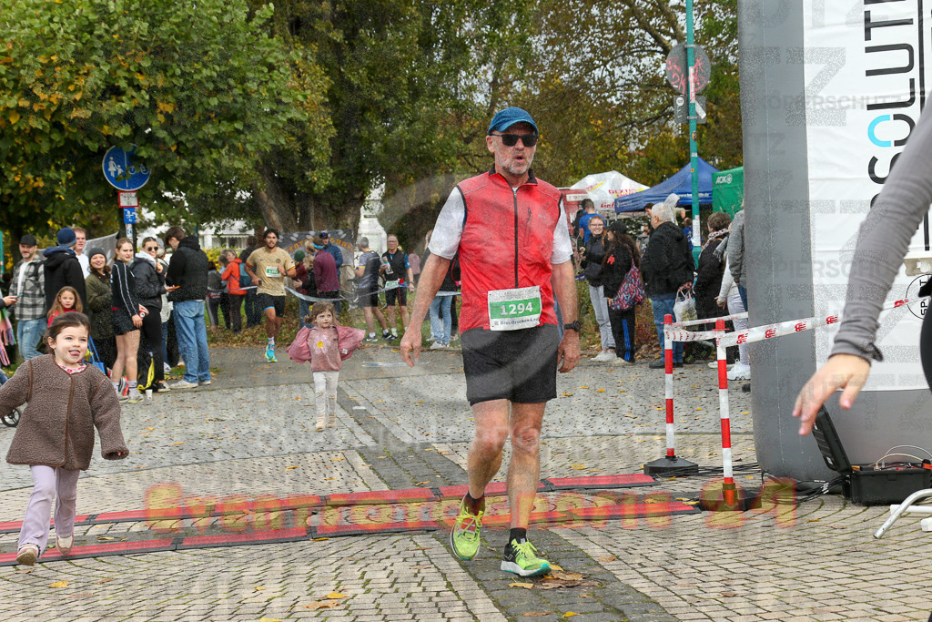 241020_1114_EX1_1547 | Sportfotografie im Rhein-Sieg Kreis, Köln, Bonn, NRW, Rheinland Pfalz, Hessen, etc. Unser Tätigkeitsfeld umfasst den Laufsport vom Volkslauf über den Marathon, Duathlon, Triathon bis zum Ultralauf wie Kölnpfad Ultra oder Schindertrail.