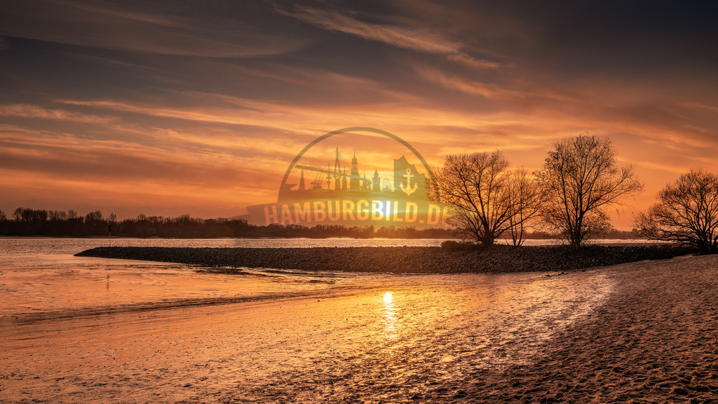 Sunset Elbe Blankenese orange ton | Exklusive Hamburg collagen, tolle Segelbilder und viele weitere tolle Motive auf Leinwand, Poster, Alu-Dibond, u.v.m. findet Ihr bei uns auf hamburgbild.de. Findet Euer Wandbild für Euer Zuhause, Büro oder die  Praxis…. - Realisiert mit Pictrs.com
