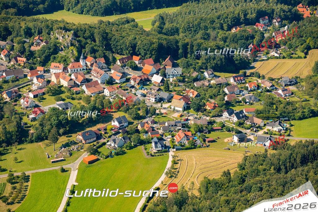 Das Luftbild zeigt : Wichsenstein Gößweinstein - Die Luftaufnahme wurde 2024 vom UL-Flugzeug aus erstellt ( keine Drohne ) - Hochauflösende Luftaufnahme - Für grossformatige Ausdrucke geeignet. Die Geschenkidee !Mit Lizenz und Bildrechte bestellbar