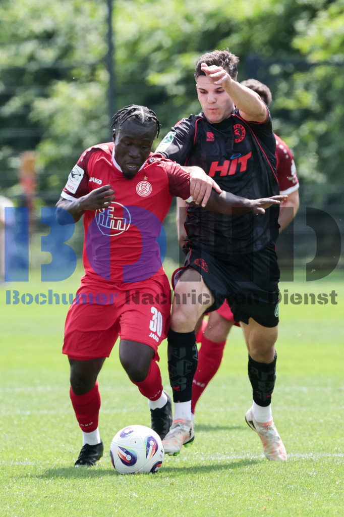 SES_ESSFKO20250712-38 | bond - Realisiert mit Pictrs.com