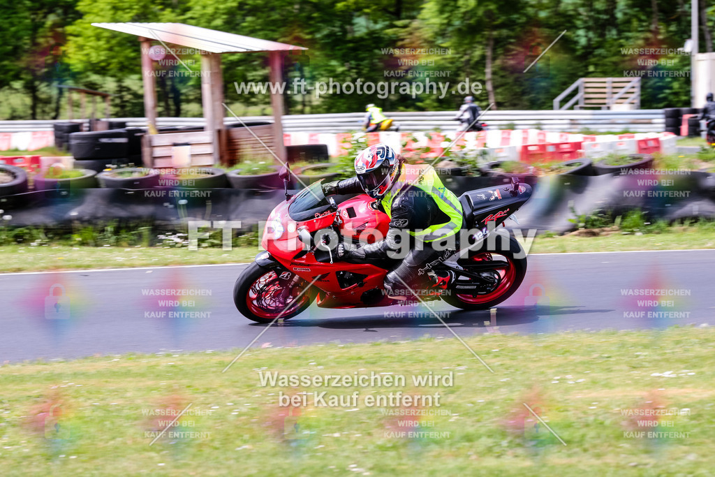 MotoTeamVBK-20713 | Hier findet Ihr Bilder von Touristenfahrten auf der Nürburgring Nordschleife oder von anderen Veranstaltungen die ich besucht habe. Viel Spass beim Durch Schauen 
