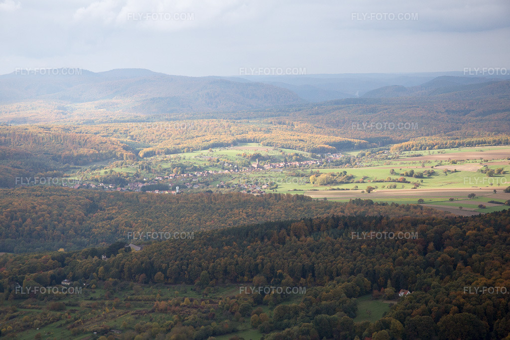 Aerial view: View of the town in Langensoultzbach in the state Bas-Rhin, France.Photo: IMG_084602.jpg taken on 10/23/2015 by Werner Riehm/FLY-FOTO.comResolution of the original: 5472 x 3648 px