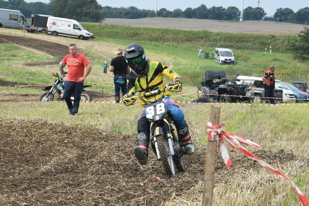 DSC_0213 (2) | Sportfotografie , Motorsport, Motoross, Reitsport, Mointainbike, Enduro,
Landschaft , Outdoor, Eventfotografie, Landschaft, Bilder online bestellen - Realisiert mit Pictrs.com