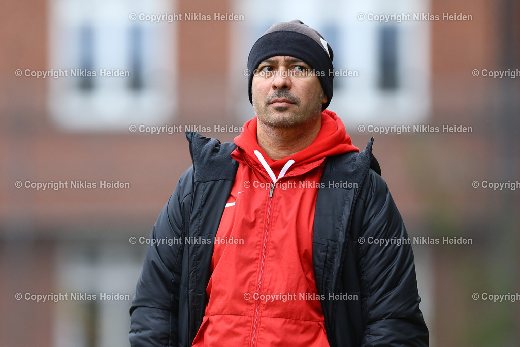 NH_HEBC_SCVWBillstedt_OberligaHamburg_12102025 | Ümit Taytanli (Trainer, SC Vorwärts Wacker Billstedt)Fußball I Herren I Gamesright Oberliga Hamburg I Saison 2025-2026  I 12. Spieltag I HEBC - SC Vorwärts Wacker Billstedt I 12.10.2025 I Reinmüllerplatz