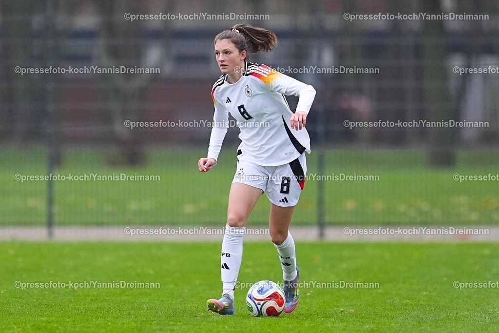 xYDRx26112502029 | 26.11.2025, xydrx, Fußball, Länderspiel, EM-Qualifikation U19-Frauen, Belgien - Deutschland, Sportschule Wedau: Lotta Wrede (GER #8)