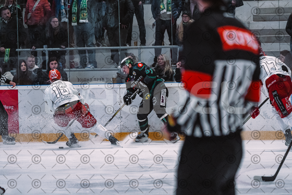 Alligators_vs_Hannover_PO_10_03_2026-35 | Höchstadt Alligators Fotogalerie: Eishockey-Action aus Franken. Professionelle Spielfotos, Portraits & Stadionbilder zum Download. Jetzt entdecken! - Realisiert mit Pictrs.com