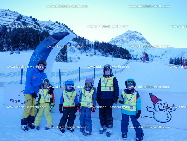 Gruppe Olivia | Photos von der Skischule Warth - Realisiert mit Pictrs.com