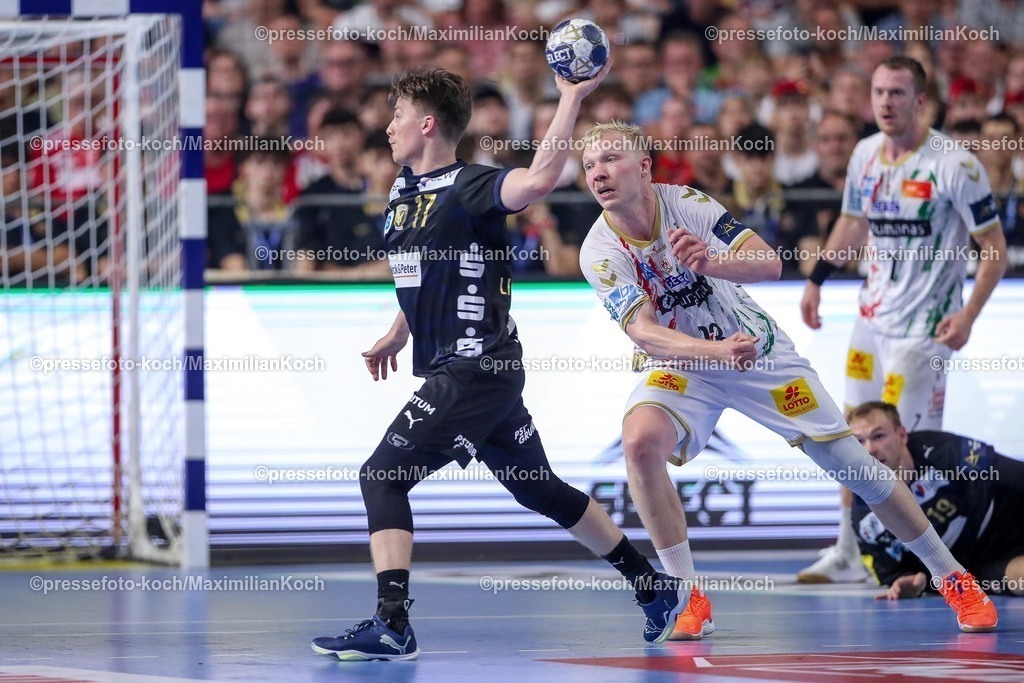 KoeEHF15062502018 | 15.06.2025, Handball, Finale TruckScout24 EHF FINAL4, LANXESS arena Köln, Füchse Berlin - SC Magdeburg: Nils Lichtlein  (Fuechse Berlin #17) Magnus Saugstrup Jensen (Magdeburg #23) 