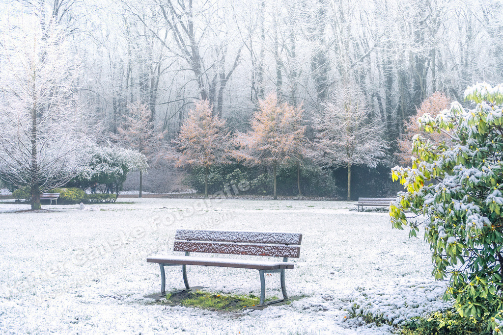 019 Wilhelmshaven Schnee - 29-12-2020 -R Ganske | Onlineshop mit Bildern von Stränden, Häfen und Meer. Leinwände, Poster, Kalender und andere Materialien erhältlich. Kommerzielle Lizenzen möglich.  - Realisiert mit Pictrs.com