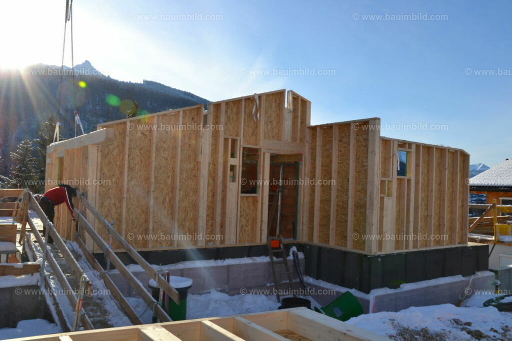 bib-lg09-holzbau-0060 | Nach LV-Leistungsgruppen sortierte Detailfotos über den Bau eines Hauses. Alle Hausbau-Bilder direkt vom Urheber und Autor der Website Haus-Selber-Bauen.com