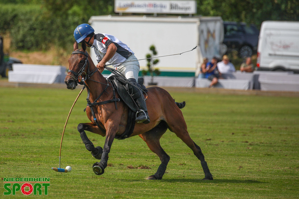 Polo_Willich_070623_115 | Bildergalerie von Sport-Ereignissen aber auch von weiteren spannenden Dingen - nicht nur vom Niederrhein. In Anlehnung an den bekannten Spruch von Hanns Dieter Hüsch heißt das Motto: "Niederrhein ist überall".  - Realisiert mit Pictrs.com