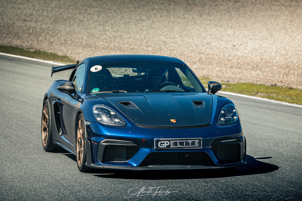 R6AT6312 _Alexander Tschuncky | Entdecken Sie die faszinierende Welt von Alexander Tschuncky Arts: Kreative Fotografie, atemberaubende Automobilkunst und hochwertiger Bilderdruck. Lassen Sie sich inspirieren! - Realisiert mit Pictrs.com