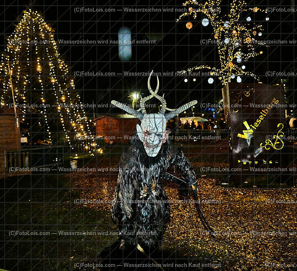 ALP7298_Wieselburger Advent_Zwieslteifln | (C)FotoLois.com, Alois Spandl. 25igster WIESELBURGER ADVENT, Perchtenlauf der 'Zwieslteifln', Fr 22. Dez. 2023.