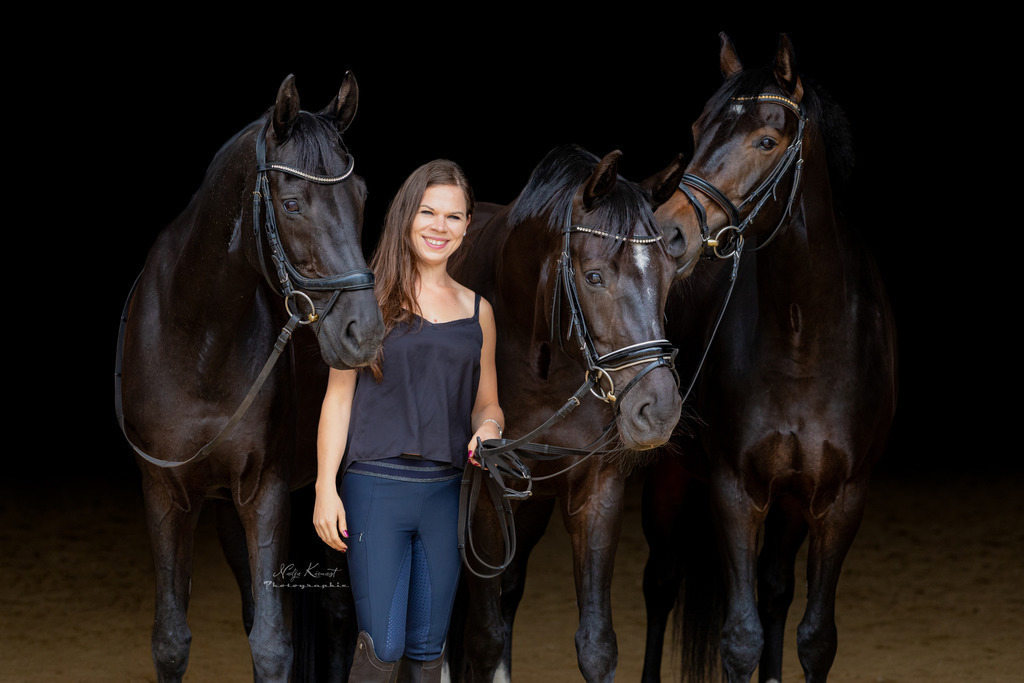 8F6A9734 | Ich biete Ihnen einzigartige und individuelle Fotoshootings mit Ihren Tieren.
In individuellen Coachings lernen Sie, wie sie von Ihrem Pferd, Ihrer Katze, Ihrem Hund oder einfach Ihrem persönlichen Lieblingstier eindrucksvolle Fotos machen können.