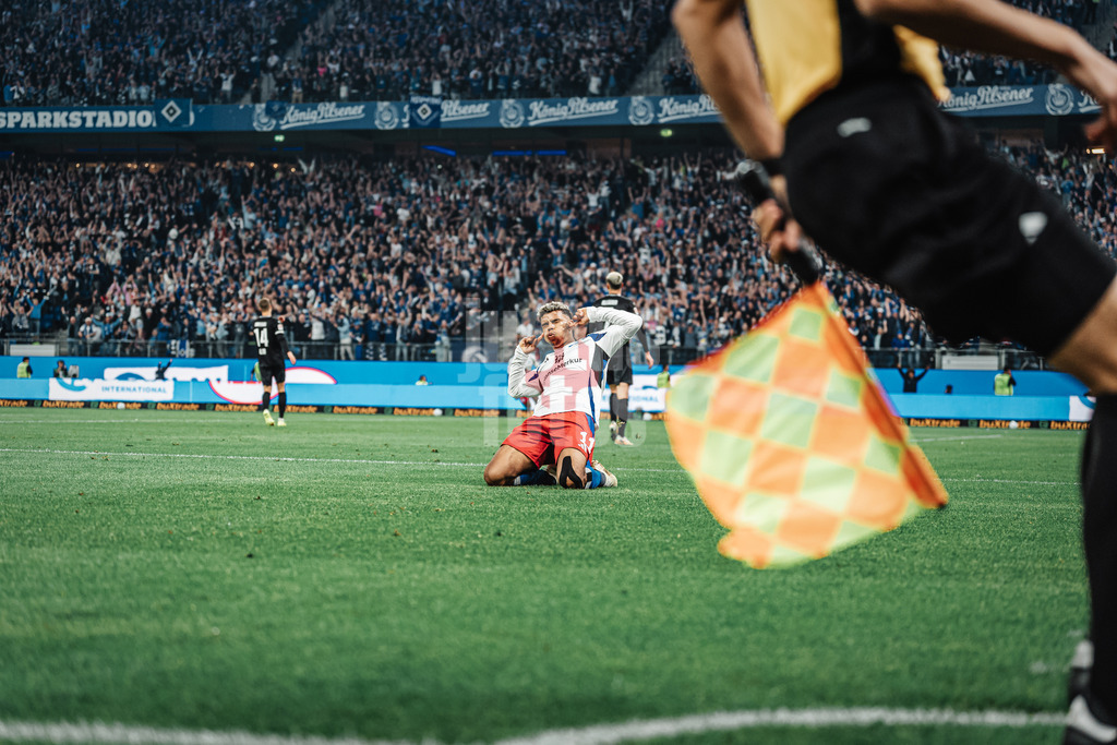Fußball | Männer | Saison 2024/2025 | 2. Fußball-Bundesliga | 33. Spieltag | Hamburger SV vs. SSV Ulm 1846 | 10.05.2025 | Ransford Königsdörffer (#11, HSV) schießt ein Tor und jubelt