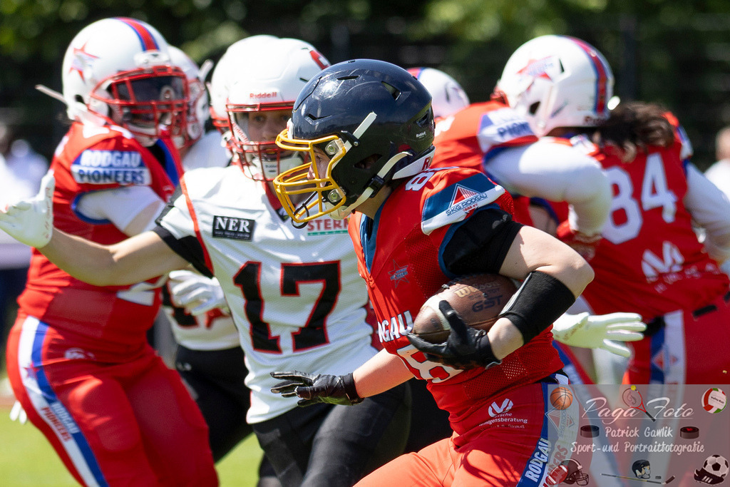 GFLW 1: German Football League Women 1: Rodgau Pioneers Ladies - Stuttgart Scorpions Sisters, 07.06.2026 | Vera Mössinger (Rodgau Pioneers Ladies #88) läuft den Ball, Rodgau Pioneers Ladies - Stuttgart Scorpions Sisters, Rodgau, Maingau-Energie-Stadion "Am Weichsee", 7.6.2026 - Realisiert mit Pictrs.com