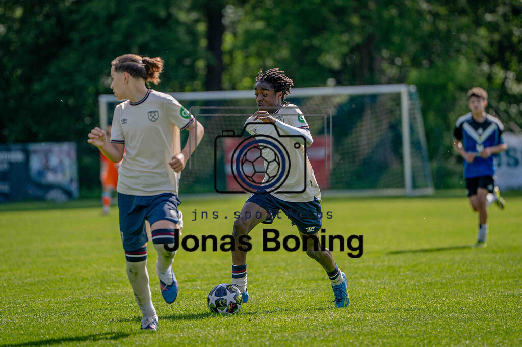 Fußball I C-Junioren I Saison 2025-2026 I Pfingsturnier Langförden I 13137 | jns.sportfotos - Realisiert mit Pictrs.com