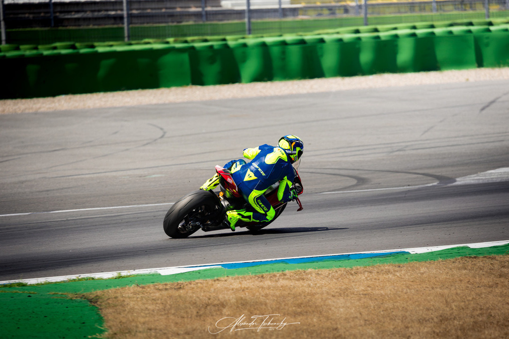 Ducati Trackday Hockenheimring 2026 | Entdecken Sie die faszinierende Welt von Alexander Tschuncky Arts: Kreative Fotografie, atemberaubende Automobilkunst und hochwertiger Bilderdruck. Lassen Sie sich inspirieren! - Realisiert mit Pictrs.com