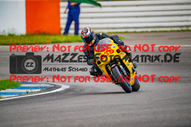 MaZZes_FotoMatrix_240701_6007705_2982 | WEISS