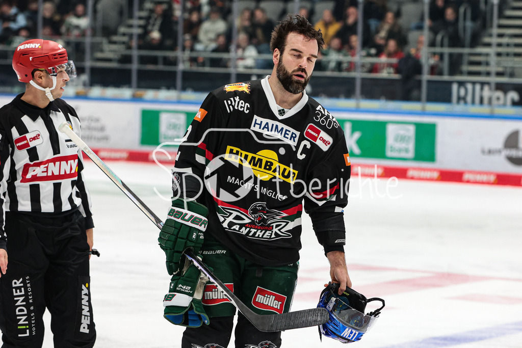 Augsburger Panther - Nürnberg ICE Tigers | Braden LAMB (AEV #2) nach einem Foul ohne Helm