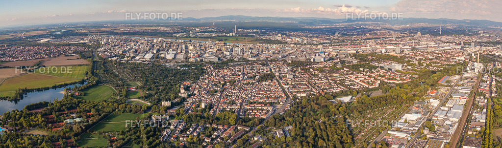 BASF Panorama von Westen | Luftbild: BASF Panorama von Westen in Friesenheim im Bundesland Rheinland-Pfalz in Deutschland. Foto: IMG_71083-Pano.jpg vom 27.08.2014 durch Werner Riehm/FLY-FOTO.de - Realisiert mit Pictrs.com