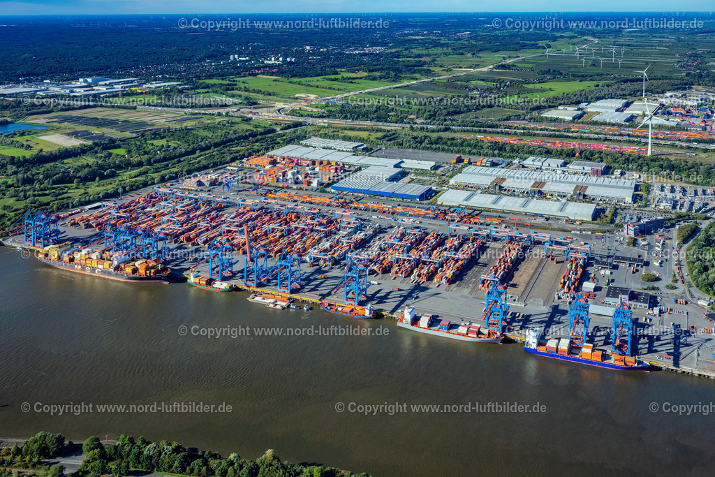 Hamburg_Altenweder_ELS_9115250925 | HAMBURG 25.09.2025 Containerterminal HHLA Container Terminal Altenwerder (CTA) am Ufer der Elbe im Stadtteil Altenwerder in Hamburg. Weiterführende Informationen bei: Hafen Hamburg Marketing e.V. (HHM). // Container Terminal HHLA Container Terminal Altenwerder (CTA) on the Elbe riverbank in the Altenwerder part of Hamburg in Germany. Further information at: Hafen Hamburg Marketing e.V. (HHM). Foto: Martin Elsen